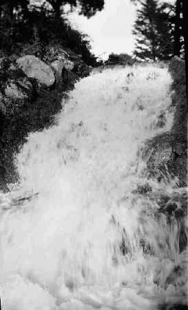 2536waterfall.jpg